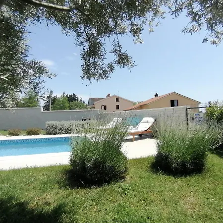 Daire Mel&stef With Swimming Pool Ideal For Family Vacation *