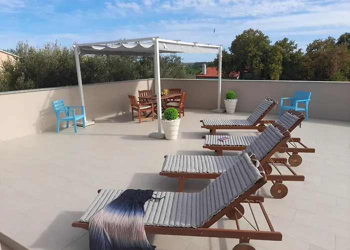 Daire Mel&stef With Swimming Pool Ideal For Family Vacation Pula