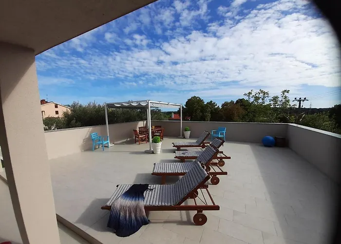 Mel&stef With Swimming Pool Ideal For Family Vacation Пула
