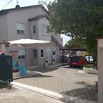 Apartment Mel&stef With Swimming Pool Ideal For Family Vacation Pula