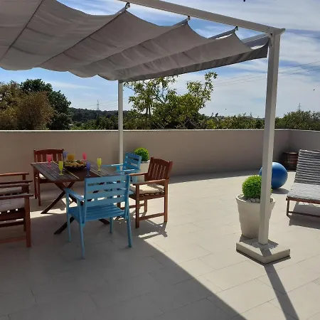 Apartment Mel&stef With Swimming Pool Ideal For Family Vacation *