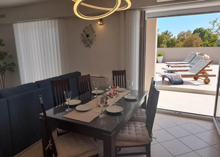 Mel&stef With Swimming Pool Ideal For Family Vacation * Pula