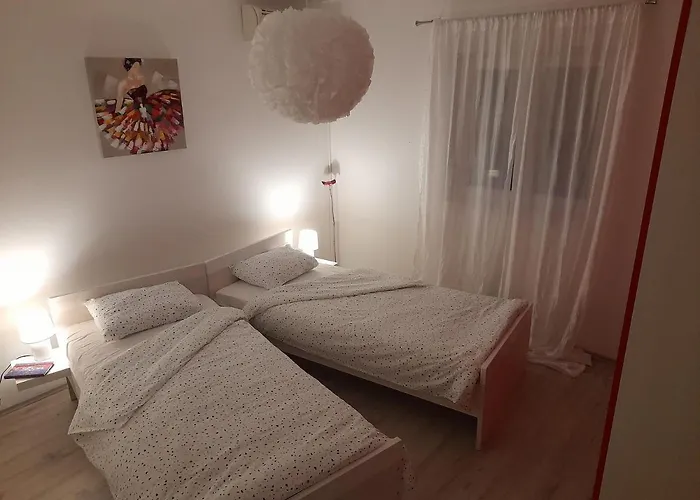 Mel&stef With Swimming Pool Ideal For Family Vacation Apartment *