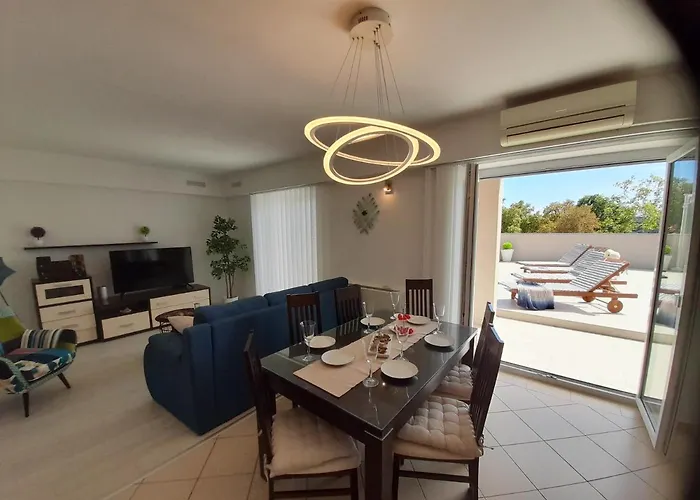 Apartment Mel&stef With Swimming Pool Ideal For Family Vacation Pula