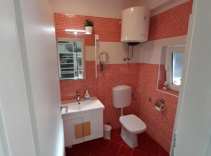 Mel&stef With Swimming Pool Ideal For Family Vacation Apartment