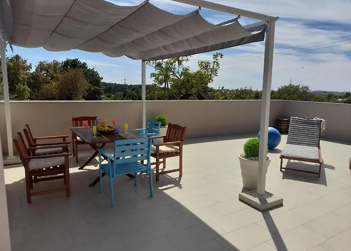 Apartment Mel&stef With Swimming Pool Ideal For Family Vacation *