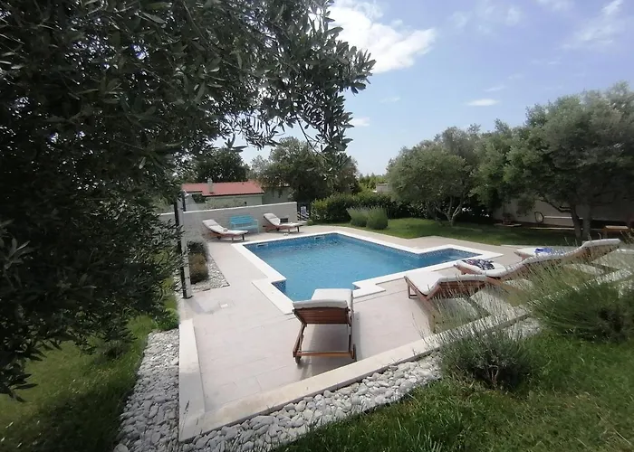 Apartment Mel&stef With Swimming Pool Ideal For Family Vacation *