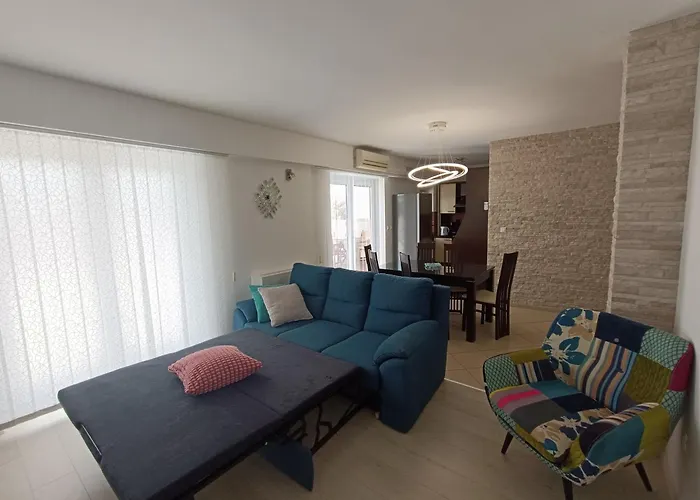 Mel&stef With Swimming Pool Ideal For Family Vacation Apartment